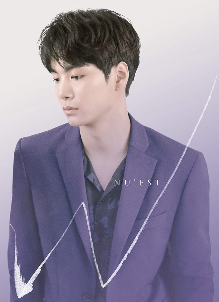 NU'EST JR
因參加節目《PRODUCE 101》而被大眾所熟知的JR!因為在節目中展現不凡的領導力,被譽為「國民隊長」,溫柔穩重卻又同時可愛傻氣的JR,雖然最後很可惜的沒有入選Wanna One,也JR也因此大量圈飯,為團體創造了新的機會 !