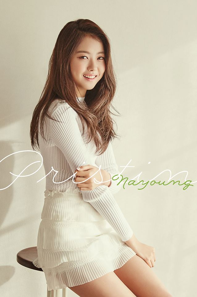 Pristin 娜榮
個性沉穩的娜榮絕對是隊長的不二人選啊!不僅在Pristin內是隊長,更在I.O.I時期被成員們互相投票獲選為隊長,可見娜榮的領導實力有多被推崇,不過因為在《PRODUCE101》中時常面無表情的關係,因而獲得「石佛」稱號XD 但其實娜榮個性相當可愛也愛撒嬌~