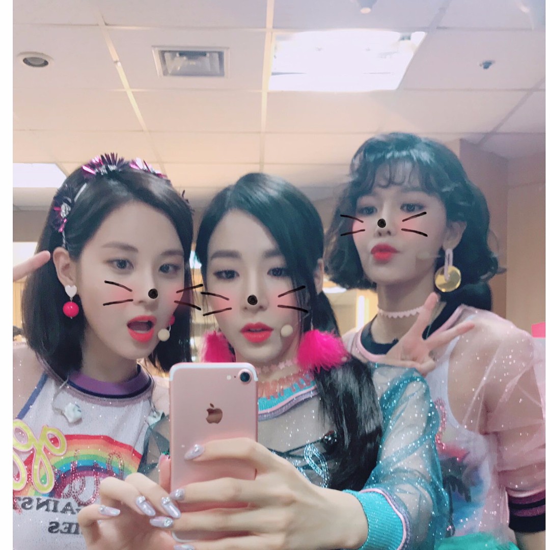 而這次不續約的成員包括將前往美國留學的Tiffany,以及希望專注演員生涯的秀英和忙內徐玄在經過漫長討論後,決定不與SM娛樂續約。
但SM也發表聲明強調:「少女時代不論對公司,或是對成員而言都是珍貴的存在,雖然部份成員將離開公司,但少時絕不是解散。」