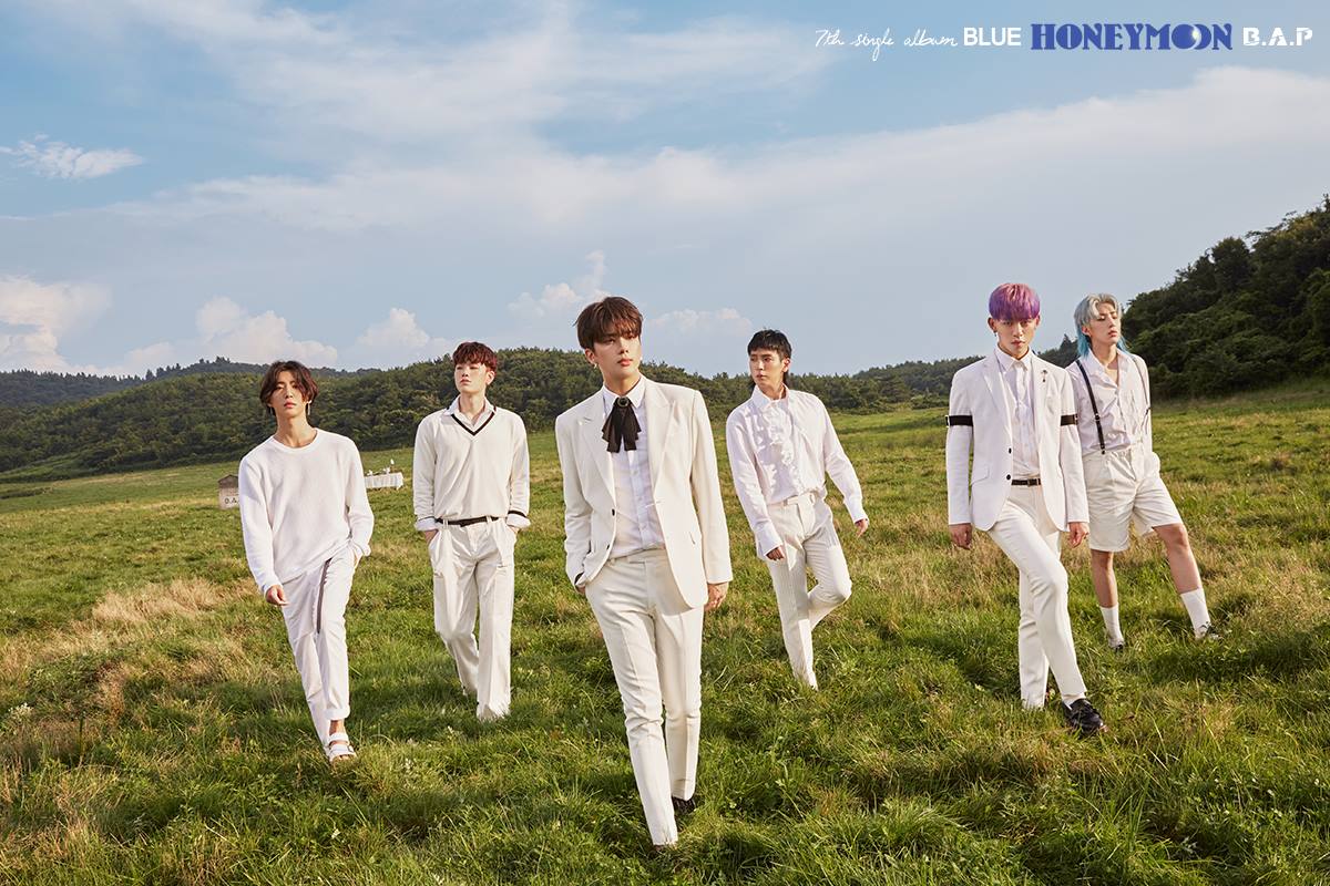 B.A.P
即將要服兵役的成員包括:
容國 1990年3月31日(27歲)
力燦 1990年4月19日(27歲)
兩位大哥跟弟弟們至少差了3歲,所以大哥們當兵後至少兩三年後,才會輪到大賢他們要當兵啊...