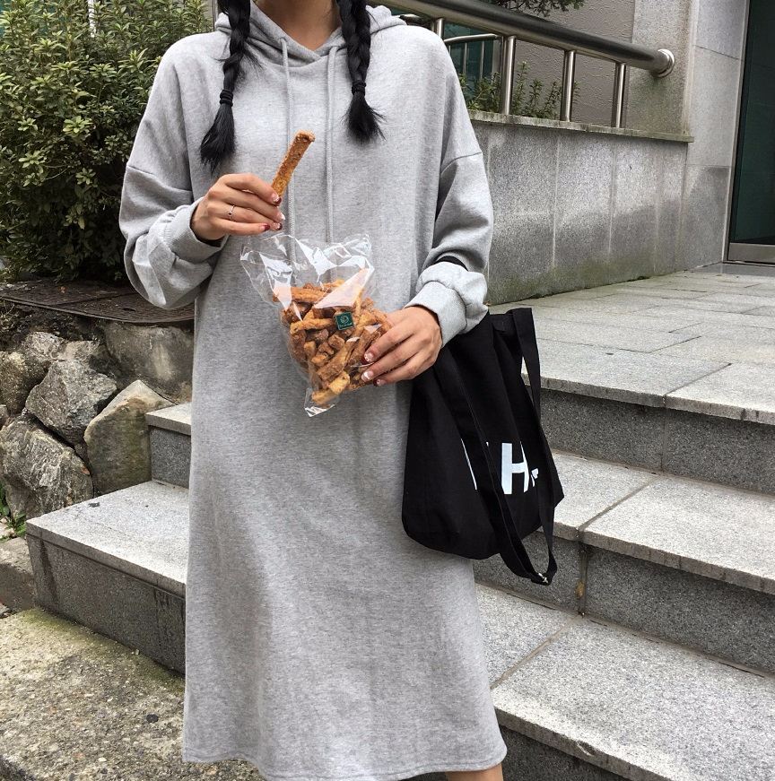 雖然香蕉是減肥時的好幫手,但是如果吃太多反而容易發胖,一天最多兩根左右即可。配上附有飽足感的蘋果和牛奶可以讓自己沒有那麼痛苦~據說有人使用這方法,三天就瘦1公斤啊!