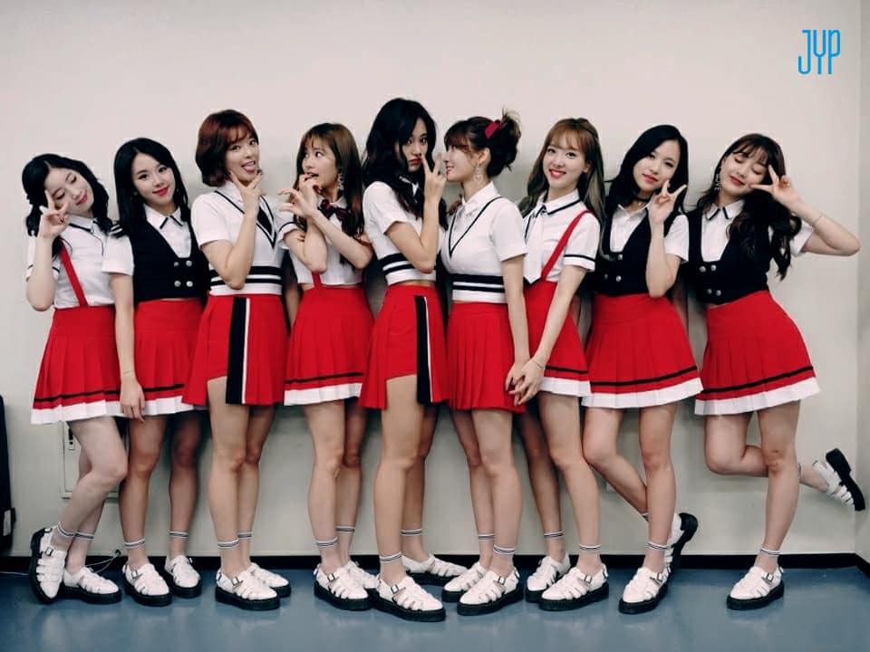 TWICE所出演的綜藝節目《團結才能火》終於播出啦,成員們也和節目組一起到了越南錄製,雖然成員們常常飛往各個國家進行公演,但由於行程都相當忙碌所以都沒時間觀光,也讓她們覺得相當可惜...