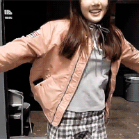 GFRIEND Yerin
第一眼就會讓人注意到她的笑容,Yerin被公認是隊內笑容最多的成員之一,也難怪讓人第一眼就喜歡上她。不過如果認識之後,就會瞬間變成毒舌代表XDDD…看到她和希澈間的互動,會對笑容滿滿的Yerin有更深的認識喔!