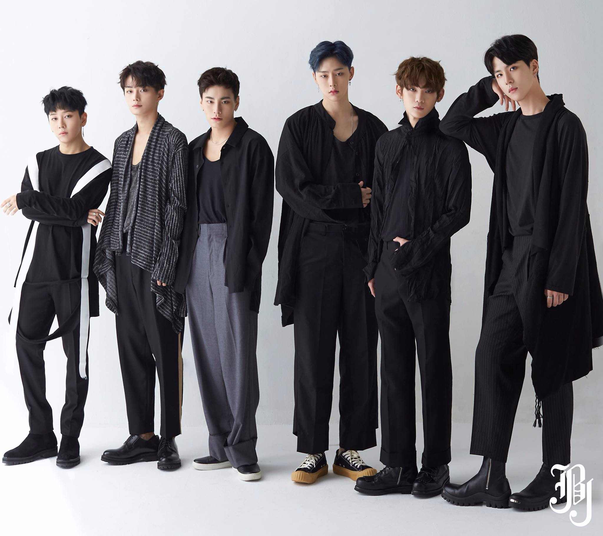 《PRODUCE101》第二季可以說是今年最夯的選秀節目
不只WANNA ONE、排名前30的練習生都有不錯的發展
NU'EST成為傳奇逆行團體、被粉絲們招喚出道的JBJ也創下佳績