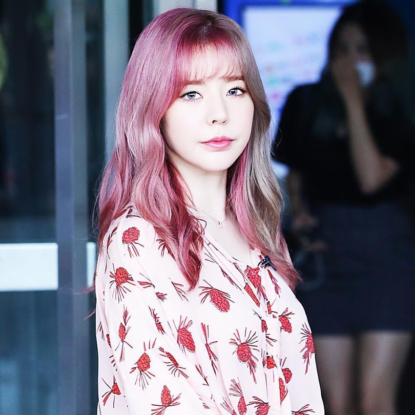 先前少女時代回歸時成員Sunny的新髮色也受到網友的大力讚賞,連Sunny本人這次也相當滿意這次的新造型,甚至將粉絲的飯拍PO上 instagram認證!