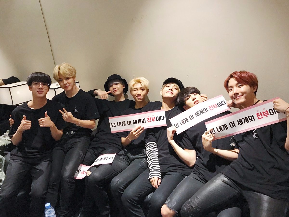 1 BTS《LOVE YOURSELF承'Her'》759,2**張
2 EXO 《THE WAR》602,0**張
3 EXO《EX'ACT》522,3**張
4 Wanna One《1X1=1(TO BE ONE)》411,3**張
5 BTS《You Never Walk Alone》373,7**張