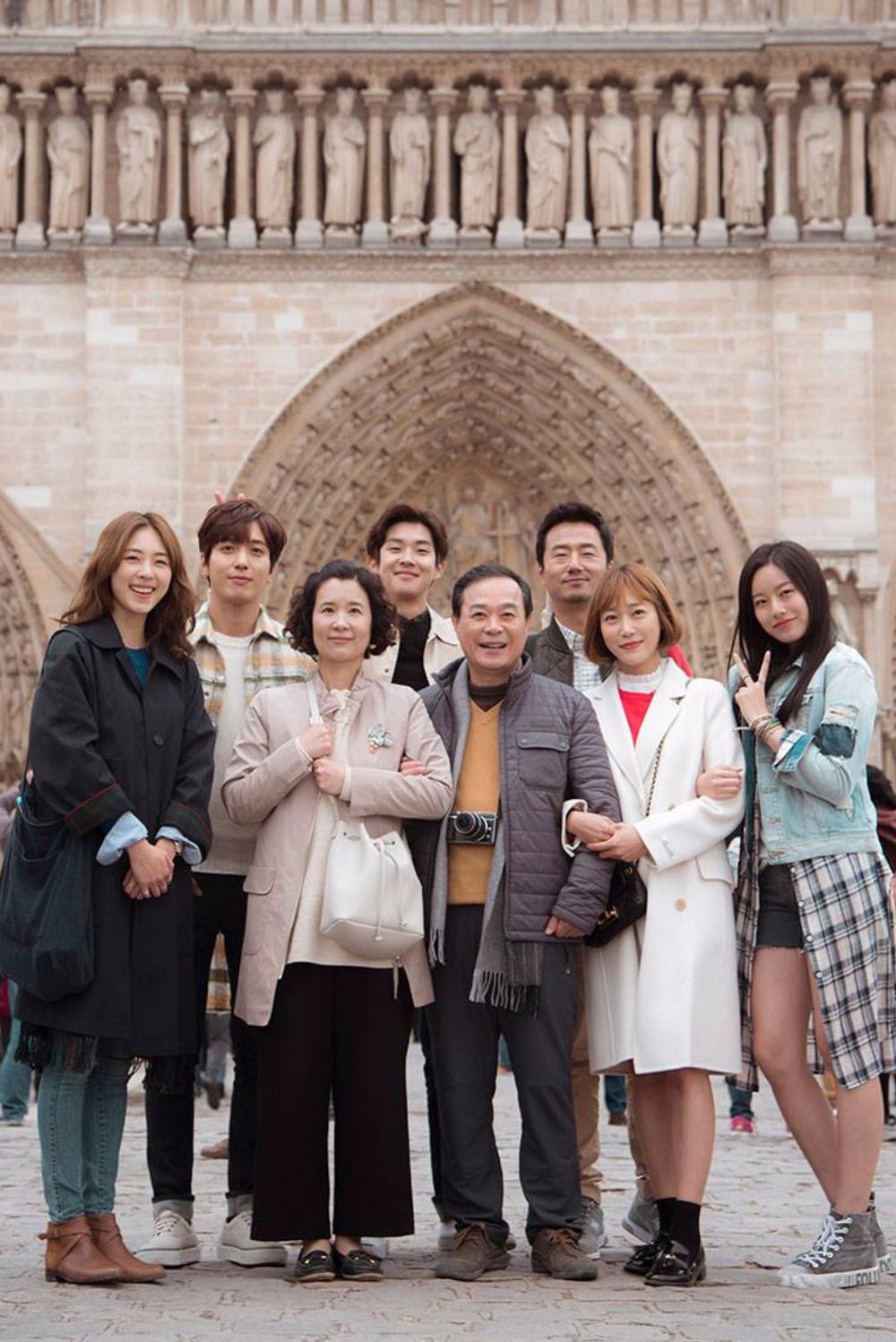 ✿TOP 8 - JTBC《The Package》
話題佔有率:3.26%
➔上升3個名次
※一部以旅行為主題的電視劇,故事主要背景地為法國。講述因為旅行而結成團隊的導遊和遊客的故事。大家因為各自不同的原因參加了跟團旅行,原本不想要卻還是逐漸產生交集,隨之而來的一段交流和溝通的旅程。本劇在法國取景拍攝,將帶大家看到旅行中的浪漫和旅人們令人暖心的故事。
*上週完結《Untouchable》接檔