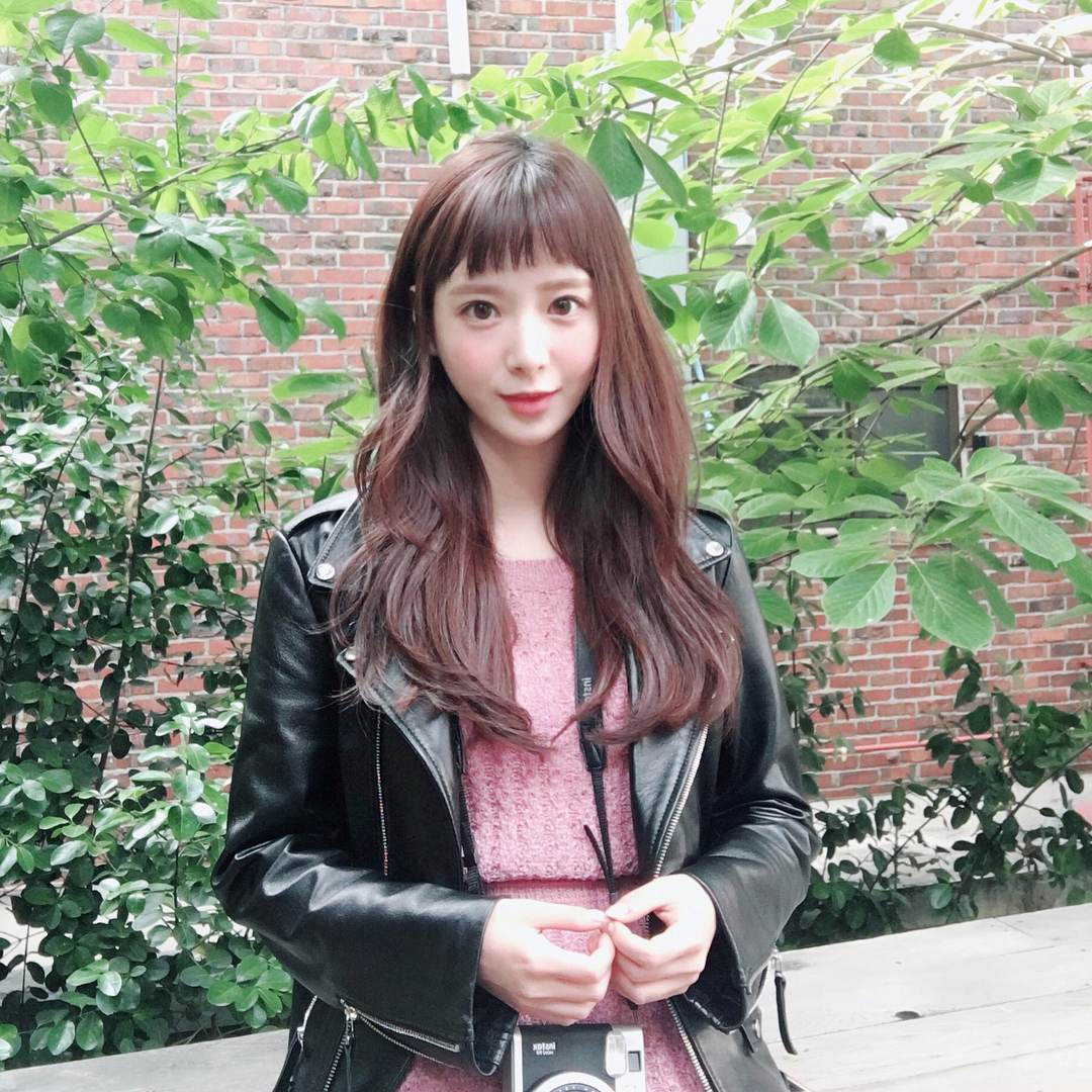 劇中演員的知名度也因戲劇《當你沉睡時》的大紅跟著水漲船高,其中除了主要角色之外最受矚目的應該是咖啡店女店員了吧,隨著《當你沉睡時》的播出這位女店員也成了大家肉蒐的對象...