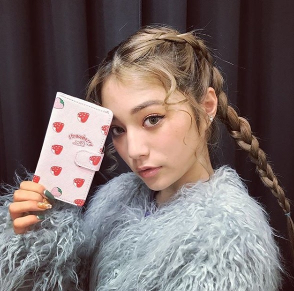 雖然偽少女不是很想承認,但有時候還是必須要像顏值屈服一下....除了難駕馭的妝容和穿搭之外,有些髮型真的一剪就可以知道你是不是美女,因為它實在太吃顏值了啊~~
