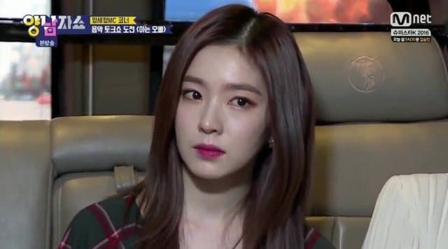 但其實 Irene 雖然不說,其實也有許多心事,先前曾因為在節目上被主持人說中她會把事情放心裡,都是因為作為隊長的責任感,擔心「要是自己也示弱了,成員們該怎麼辦?」才把苦往肚裡吞,也讓 Irene 瞬間紅了眼眶、說不出話。