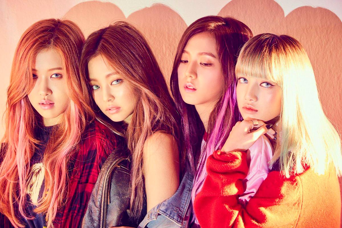 BLACKPINK作為剛出道的新人BLACKPINK這一年的成績可說是相當驚人,人氣也相當快速的成長,可說是瞬間就登頂一線女團的地位啊!不過BLACKPINK也是目前新人女團中曝光量最少,作為去年出道的新人今年僅發行一張迷你專輯,便前往開拓日本新市場。