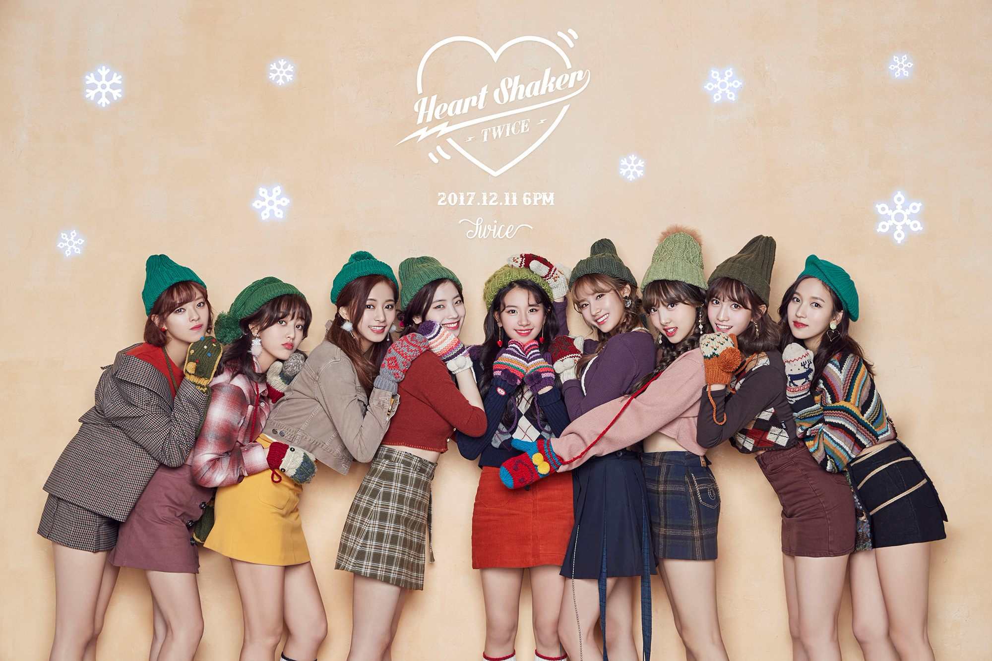 TOP2 TWICE
得票率:24.7%
作為目前最大勢的女團,TWICE在第二名完全實至名歸呢!
只要發新歌就會成為熱門歌曲橫掃各大音樂節目、音源榜的TWICE~
相信每年每年都有所成長、進步TWICE一定會持續這樣的高人氣!