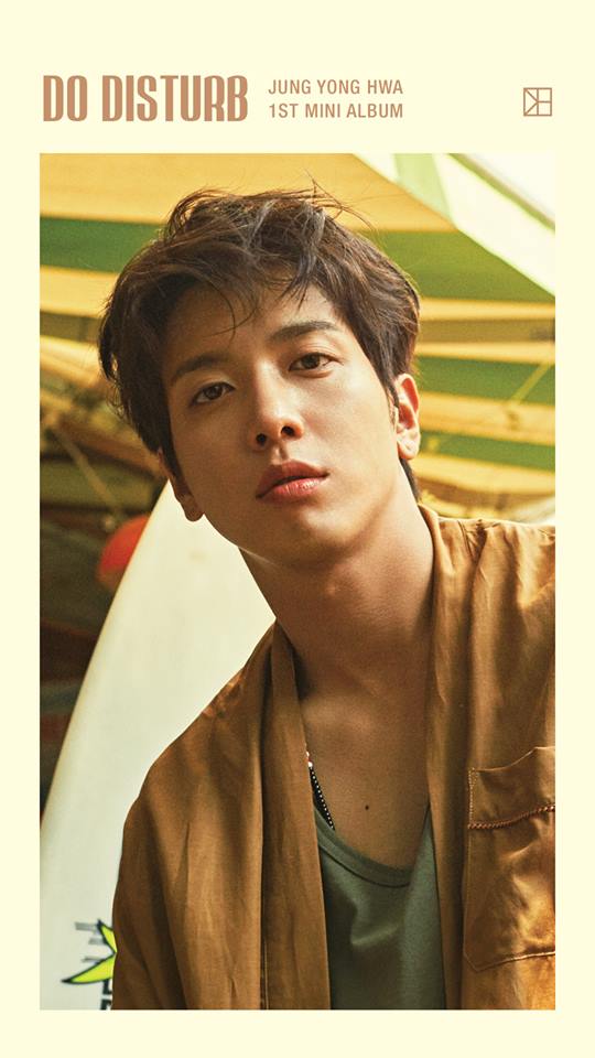 CNBLUE 鄭容和
預計在明年也會全員去當兵的CNBLUE,讓粉絲們都感到一些不捨...但之前鄭容和也表示這仍由各個成員自己判斷要不要一同入伍...
看來明年真的會有許多男偶像紛紛開始服兵役了...