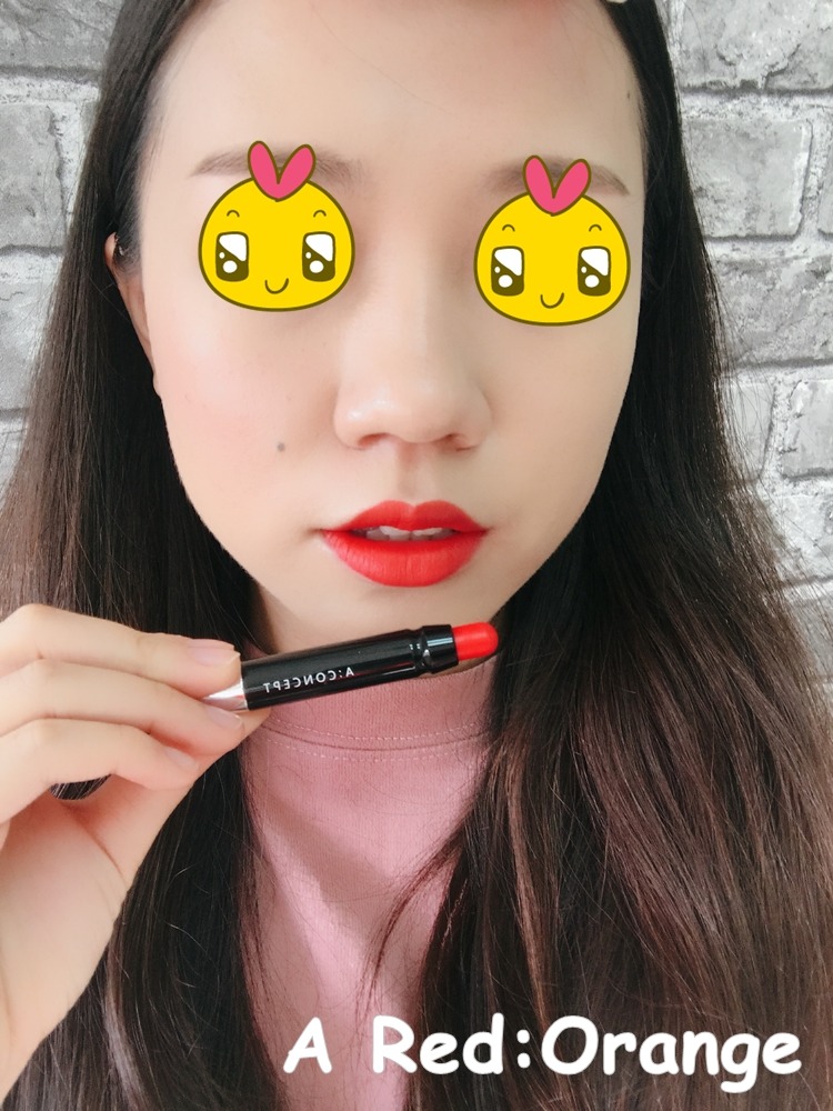 屬於橘紅色的Orange則是我們T小編一看到就喜歡的顏色,非常顯白好看,也很適合冬天呢~擦起來除了超級顯色之外就是斯柔滑順啦!雖然是霧面但根本不用擔心太乾的問題。