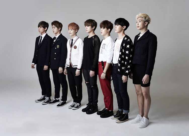 這張是成員們2014年~2015年每次活動的服裝
從左到右
Boy In Luv- Jin/V
Just One Day - SUGA
Danger - 柾國
賀爾蒙戰爭 - Jimin/J-HOPE
I NEED U - RM