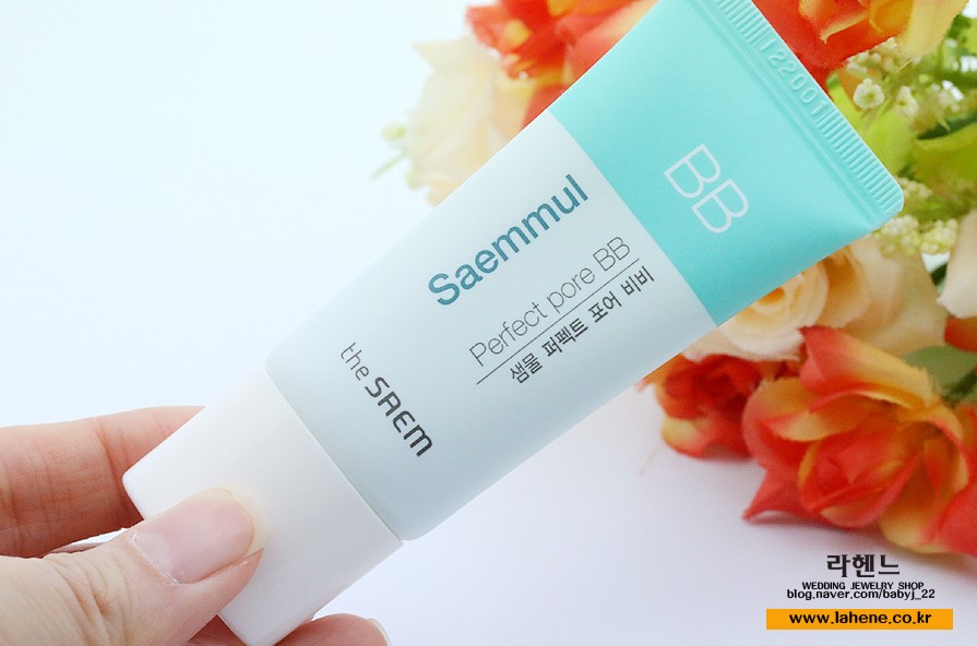 【The Saem】毛孔遮瑕BB霜
這款是針對有毛孔粗大困擾的人專屬設計,雖然是超遮的BB霜,但也具備飾底乳的光滑感、校正膚色功能,價格一樣不到200元非常適合學生日常使用啊!