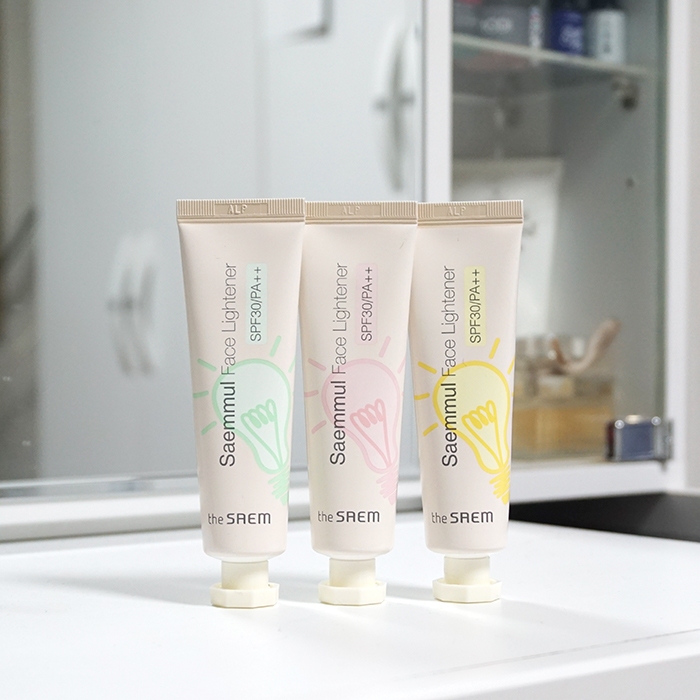 【The Saem】膚色提亮隔離霜
想幫皮膚內建美肌打燈效果,如果不喜歡太厚重的妝感,那就很適合這種若有似無的提亮隔離霜,只改善膚色,讓別人以為原本皮膚就這麼好~而且價格居然不到150元!