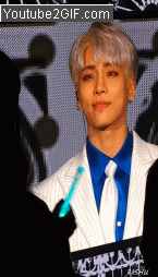 在聖誕節前夕,SHINee成員鐘鉉傳出離世消息。據好友說法,鐘鉉在個人演唱會開場前,就已經轉交給她遺書,要她「如果哪天我不在世界上了,請幫我公開」,雖然好友不斷暗自祈禱著不要有這麼一天,並努力關心著鐘鉉,憾事卻依舊發生