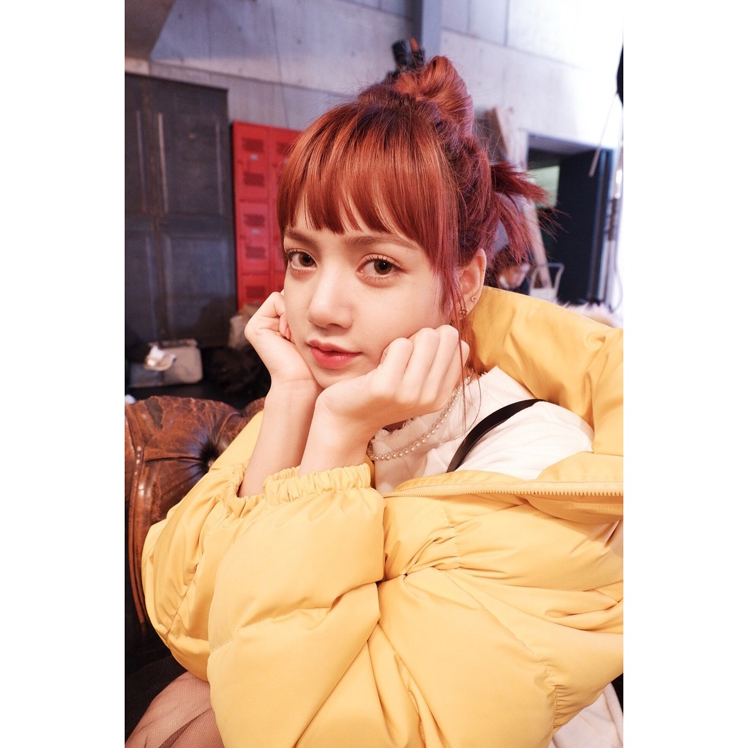 15. BLACKPINK Lisa
進榜次數2次//最高名次 15名
BLACKPINK的忙內Lisa,不只是臉蛋充滿了歐美氣息的美感,就連身材和大長腿也是超殺啊~~從去年41名一次爆衝了將近26個名次~~