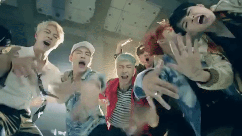 但男團直至目前突破7千萬播放次數的只有WINNER的《REALLY REALLY》以及BTS的《春日》!
而目前音源串流累積播放次數的第三名則是剛突破6千萬次的WANNA ONE的《Energetic》!