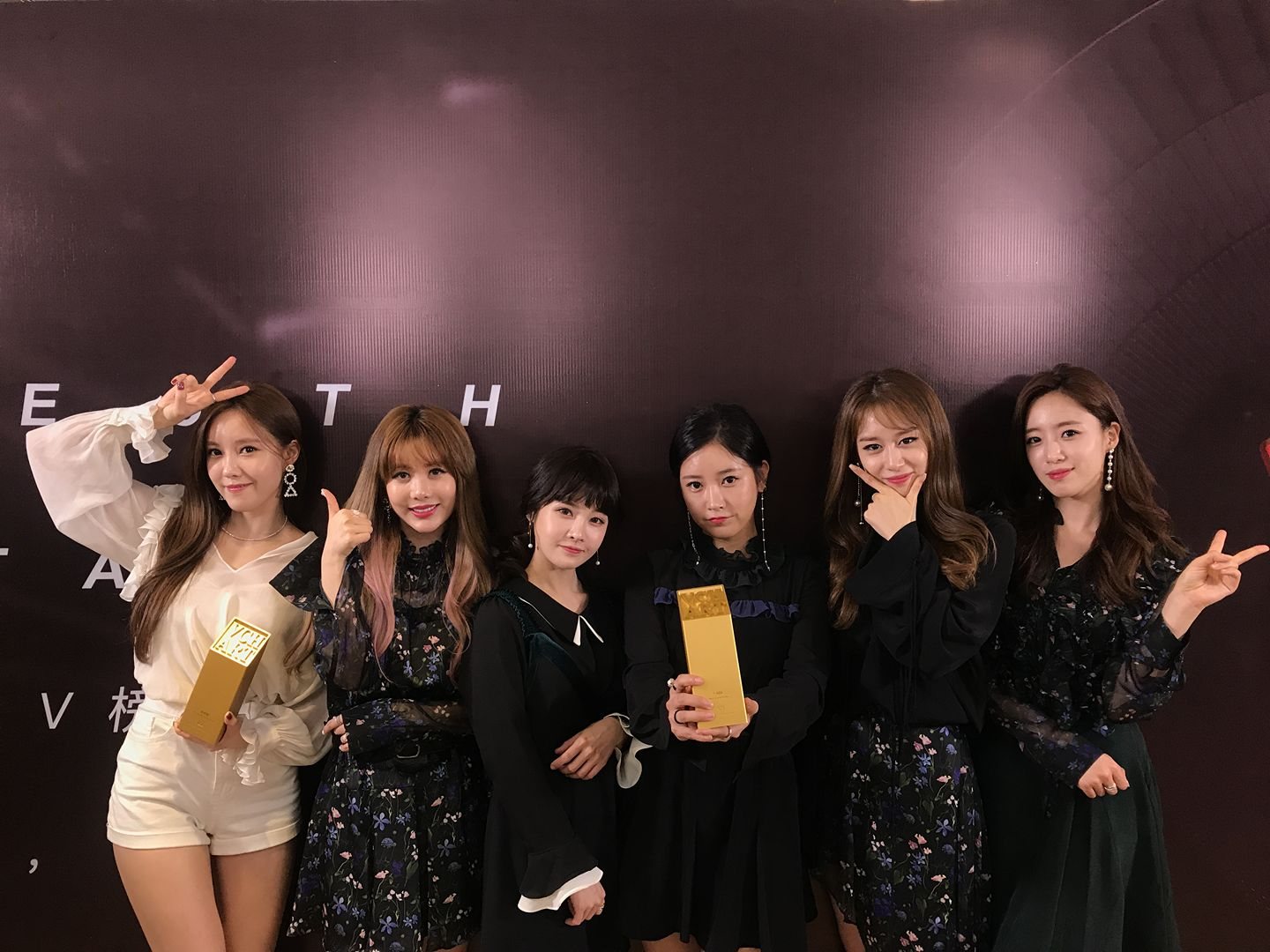 # T-ara - Bo Peep Bo Peep (155天 )
以可愛風格受到矚目的T-ara,憑藉著一首 Bo Peep Bo Peep的洗腦歌詞受到喜愛,小編當時每天都在聽(笑XDDD)