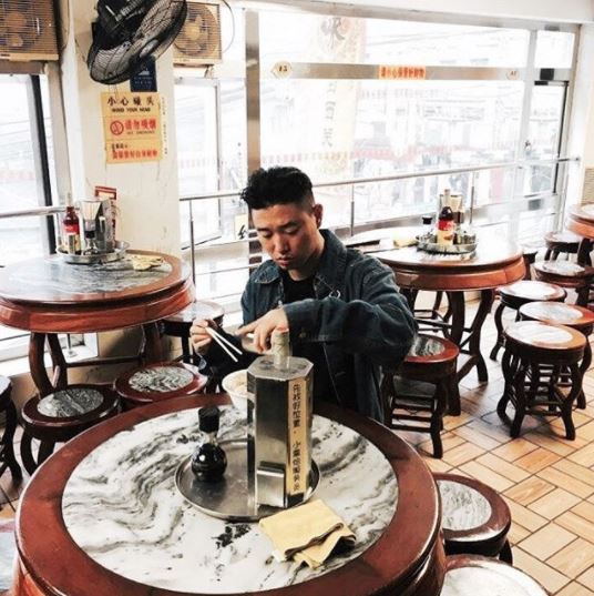 在採訪中被問到他近來的行蹤給人一種「隱遁」、離開演藝圈的感覺,但Gary卻說他自己倒不這麼認為,雖然沒有在螢光幕上露面,但其實透過各種方式多次向外界傳達近況。而《RM》成員過去曾說Gary失蹤,但他則說其實「我曾經鄭重的向成員表達離開的意願,而且成員們也都相當理解我」