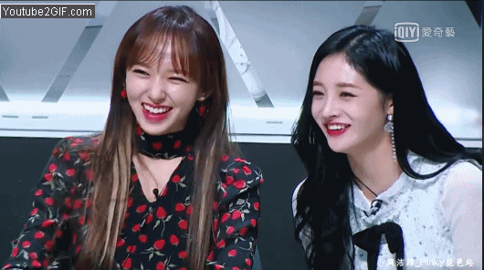 儘管外界對中國版的《Produce 101》意見不一,甚至對宇宙少女成員程瀟和Pristin的周潔瓊 「夠不夠格」擔任導師看法好壞參半,不過幸好不論是中國還是韓國的粉絲,都兩名導師的外貌都是無條件投下贊成票的>////<