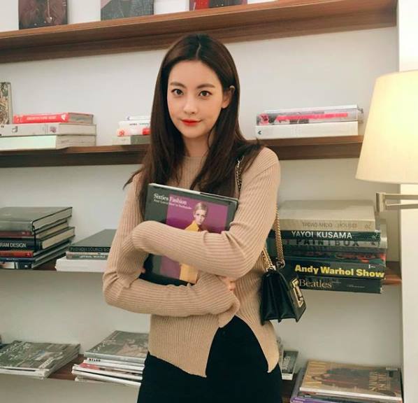 小心機7:不刻意追求過輕體重
很多女明星都把「越瘦越好」奉為圭臬,吳漣序卻不一樣,她覺得每個人適合的體重都不一樣,在一次訪談中提到,她的理想體重是介於56到57之間,不會特意為了降低體重而去減肥,這樣不過瘦也不過胖的體重會讓她的氣色看起來最好!