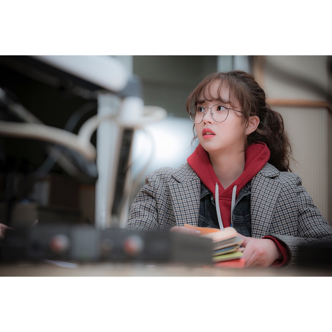 《Radio Romance》也在25日舉辦記者會時澄清此事,製作人表示對於下水的拍攝其實也爭論很久,但有事先確認過露營車也都在附近,也在最短的時間內拍攝完畢,後來因時間的關係也請有請替身補拍畫面!