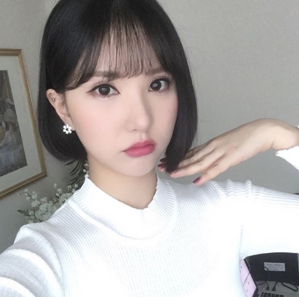 男生和女生的審美觀本來就差滿多的,女生喜歡的造型男生可能會覺得不好看,甚至不希望自己女友穿這樣,有時候搞的情侶之間會因為這點小事而大吵架啊!想知道男孩們心中的理想女友怎麼穿,就靠下面這幾位女團成員來示範啦!