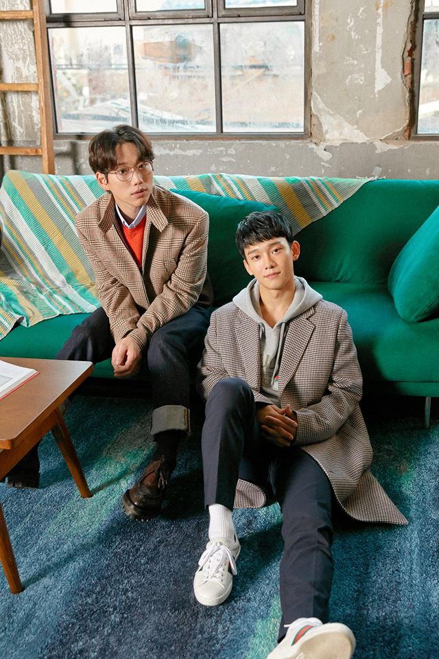 10 cm是韓國獨立的樂隊,以輕快的曲調和活潑的歌詞獲得大眾的喜愛,2017年團員尹哲種在和公司討論續約時提出「因個人健康的問題」而選擇退團,10 cm未來將以一人體制繼續活動!