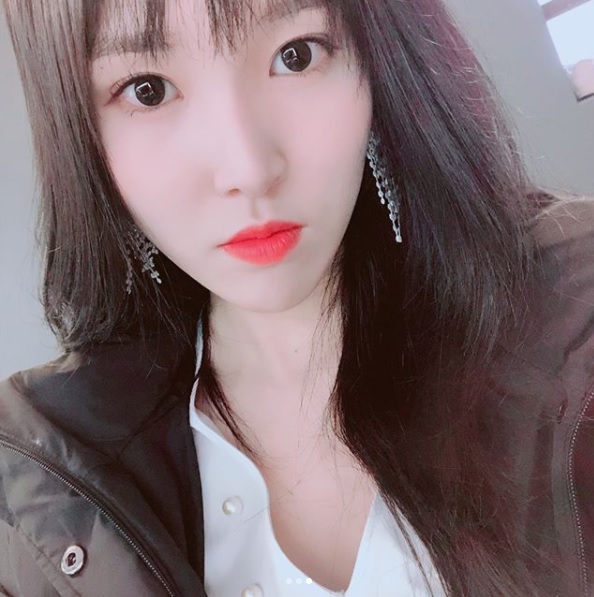 #第二名-天秤座:
很多人都說,最多帥哥美女的星座就是天秤座,外表當然是吸引其他人的優勢之一,除此之外,她們本身就擁有平易近人的氣息,所以認識的人也非常多。而且天秤座的女孩個性隨和,而且對人親切,和她們相處久了就是會忍不住愛上她啊!