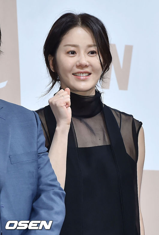 相信有收看《善德女王》和《Dear my friends》都見識到高賢廷厲害的演技,她是一位連眉毛都會說話的演員,當年她在大紅時閃電嫁入豪門,讓不少觀眾擔心韓國將不再會有優秀的女演員。