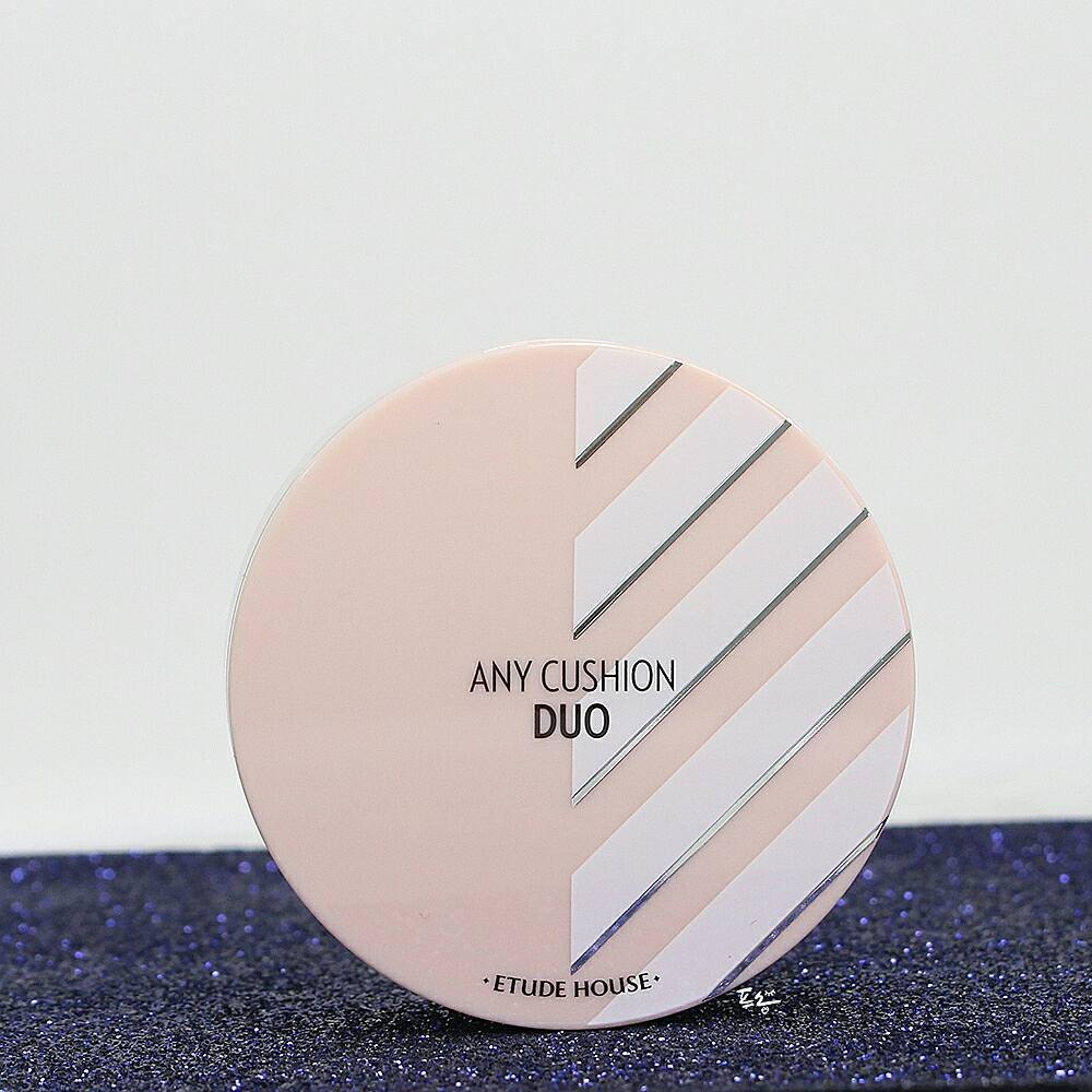 *ETUDE HOUSE-AnyCushion Plus
近期推出的多功能彩妝盒集結了外出補妝時所需要的彩妝,真的讓人覺得很實用啊!