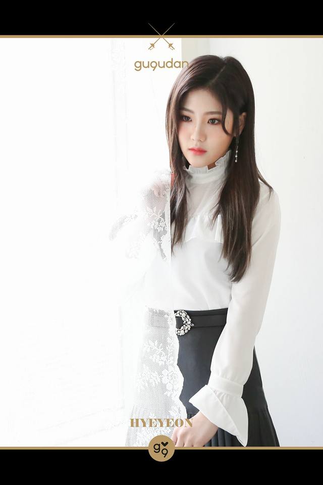 她就是女團gu9udan的成員HYEYEON!
在成員的爆料之下,公開了原來在錄製《 Sugar Man》時,HYEYEON遇見了自己的偶像JOY
而在聽到JOY跟自己說「辛苦了」之後,HYEYEON就像是一般的小粉絲一樣開心得睡不著覺!