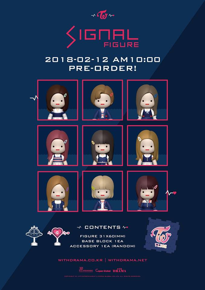 但是TWICE《SIGNAL》時期的相關產品也讓粉絲感到相當困惑XD
雖然可以由髮型猜出娃娃分別是哪一位成員,但是對於不是那麼熟悉TWICE的路人粉來說,幾個長頭髮造型的娃娃根本長得一模一樣XD