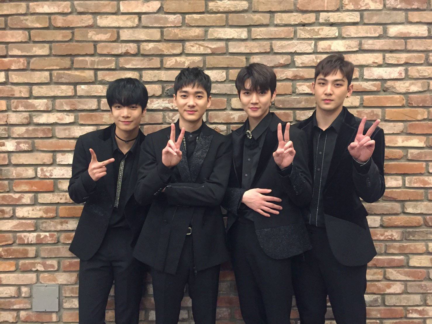 #6. Nu'est W
“以前辦簽名會時,只有50-70人到場. 不過,最近辦了2次5000人規模的簽名會,門票都賣完了. 存摺上數字也跟以前不太一樣.”
