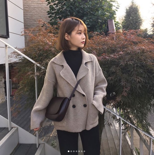 #短髮
當然除了流行的產品之外,歐膩也沒有放過髮型啊!最近剪短髮的韓妞越來越多,光是在熱鬧的街上就可以看到好幾個女孩頂著一頭短髮呢~而且短髮女孩他們大多沒有瀏海,看起來比較俐落一些,想剪短髮的可得趕快衝啊~(歐膩也剪了^^)