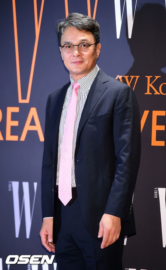 之後還露骨「看著妳的身材,他怎麼忍得住」、「我現在一個人在想像,好興奮」等相關訊息,最後他傳出性器官的自拍照,各種淫穢的內容嚇壞女方,隔天趙敏基雖道歉,但也讓她立刻封鎖趙敏基