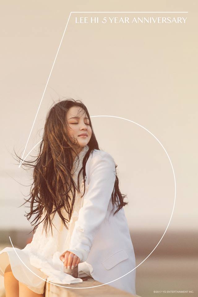 YG人氣的SOLO女歌手-LEE HI, 原本YG表示會讓她在2017年9月回歸, 但是已經過了原本預定的9月已經過了快半年的時間, 卻還是一點消息都沒有...
而她的上一張專輯是在2015年發行正規專輯《Seoulite》,已經是3年前的事情了啊...