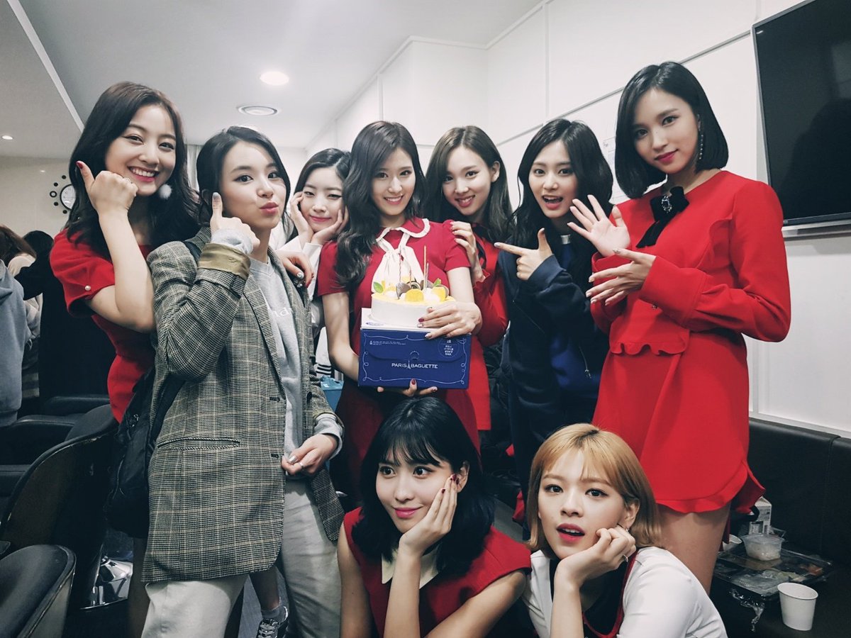 第二個論壇,Sana 122票,娜璉 62票,多賢 51票,定延 62票,再來依序排名是Momo,彩瑛,Mina,子瑜
(投票總數:435名)