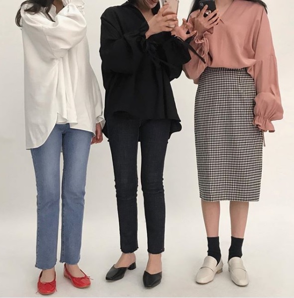 穿裙子能夠展現女孩的魅力,但是穿裙子很難受啊!不能自由擺動四肢,擔心會曝光之外,還要擔心自己腿是不是太粗不能穿TT這時候褲子就是我們的好夥伴啦~但是你知道個子比較矮的女生選褲子時應該要挑選什麼樣的重點嗎?看完這篇絕對讓你腿在視覺上長10公分之外還變超細啊!