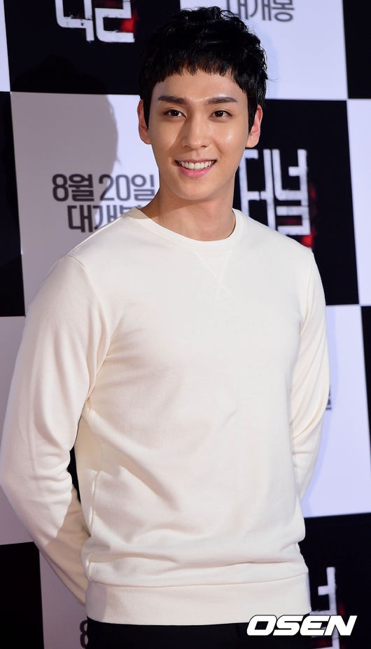 對象則是曾演出過《獄中花》《Missing 9》、《我們結婚了》等知名戲劇及綜藝的演員崔泰俊。兩人因為同校的關係而關係親近,同時崔泰俊和朴信惠也有如李聖經、Zico等不少的共同好友,兩人曾在去年5月傳出緋聞但否認
