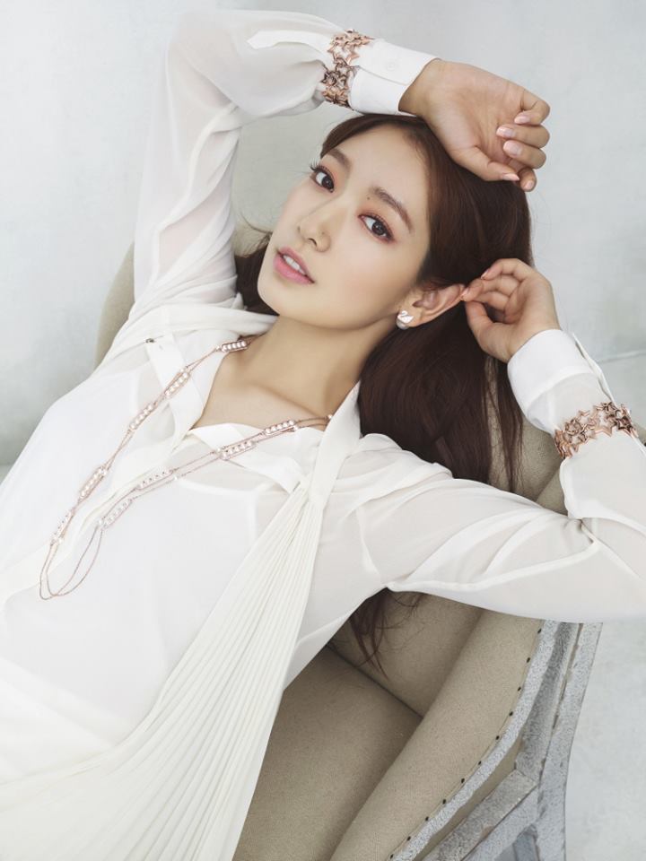 5.朴信惠
剛宣布戀愛ing信惠女神也是網友期待的女主角人選之一,由她主演的韓劇及電影均深受大眾歡迎,因此被看作是收視及票房保證,更有「亞洲第一女神」之稱!