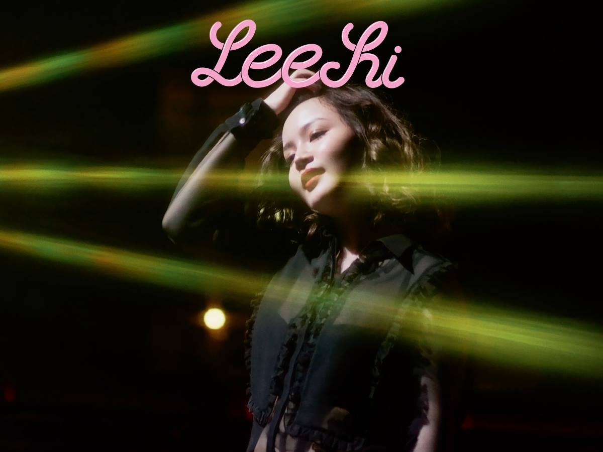 YG- LEE HI
LEE HI多麼有才華,多麼有實力,相信大家都知道...
她的歌曲《BREATHE》多麼的治癒人心,但是現在這首歌是否又能安慰她自己呢...?在這段回歸遙遙無期的時間裡....
事實上LEE HI的上一張專輯是在2015年發行正規專輯《Seoulite》,已經是3年前的事情了啊...
