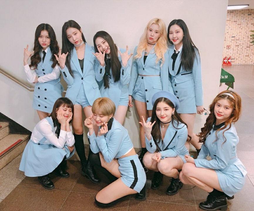 第四名 : MOMOLAND
以獨特風格在韓國演藝圈闖出一片天,前不久所發行的音樂作品也受到粉絲的喜愛,也讓她們拿下出道後的首個一位,雖然風波不斷但依舊不減MOMOLAND的高人氣~