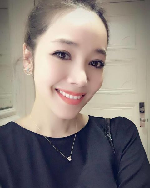 COSMO ANGEL:給女孩愛情的建議?
幸福媽咪侯佩岑聽到這樣的問題,笑說最近才剛給朋友一些愛情的建議,和老公甜甜的愛了七年,她說真正的愛就是可以在愛裡做自己,愛應該是很easy,就算跌倒也不用害怕沒關係,因為愛就是愛,不會因為挫折而改變愛的本質。