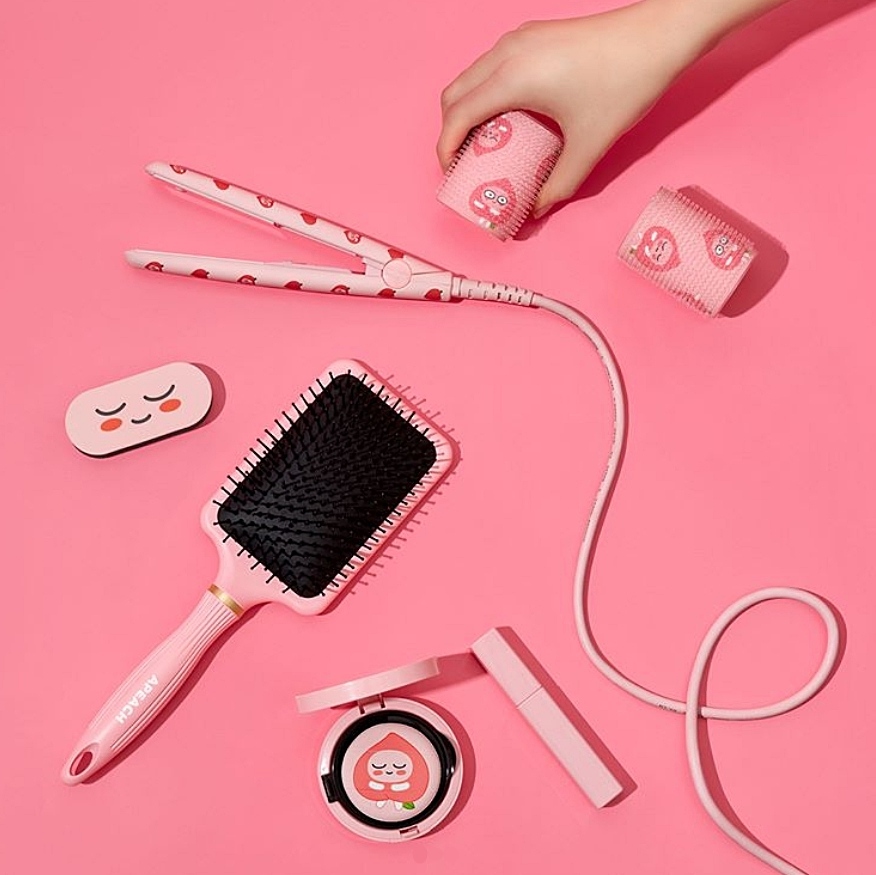 那就是KAKAO又推出的春季限定的APEACH商品啦!從美妝品、到生活用品都有,共同點就是...非常可愛XDD,據說有幾個品項一開賣就被搶光了呢...