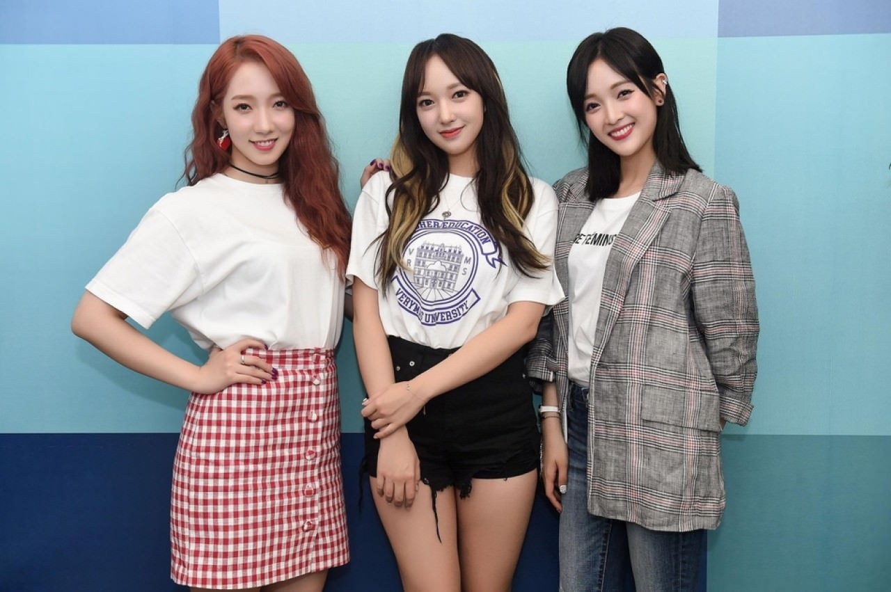 最近帶著迷你四輯《Dream Your Dream》回樂壇的宇宙少女,竟傳出中國成員宣儀和美岐將會參加中國版《Produce 101》的《創造101》,消息一出立刻引發熱烈討論...