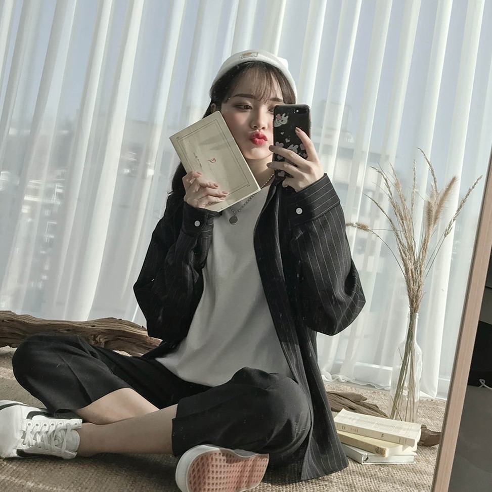 *塔羅算命師
不得不說,許多學生都對塔羅牌或是星座學很有興趣,現在的資訊更新快,越來越多人算的結果逼近精準,真的有很多學生決定以這個為職業!(表姊身邊就有朋友是自學塔羅牌師啊!)